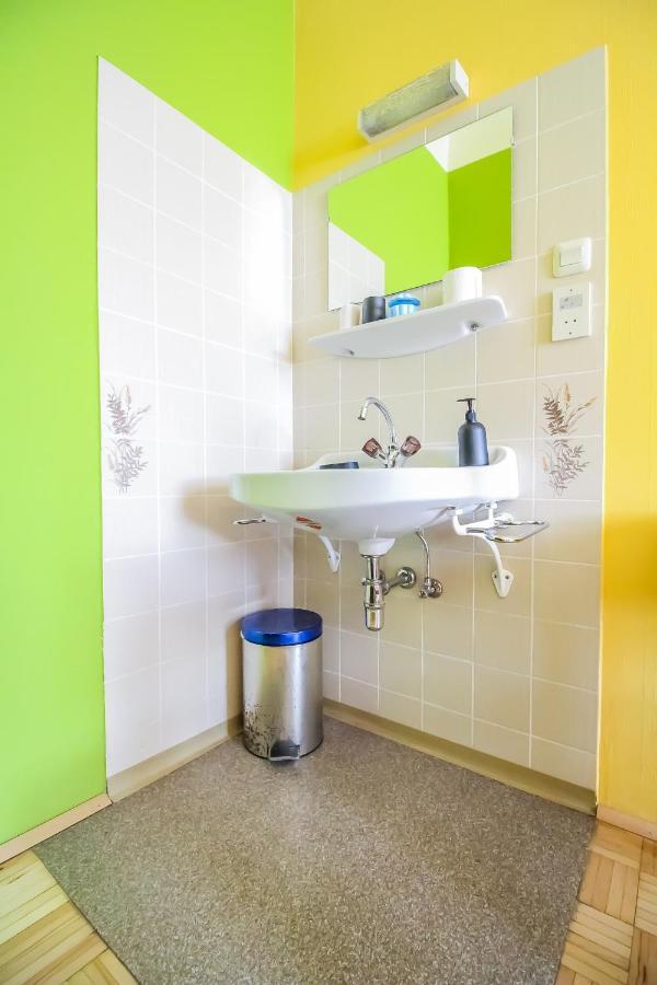 Economic 2Sb Apartment In Lively Area Vienna Esterno foto